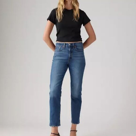 NWT Levi's Premium Wedgie Straight Fit Women's Jeans - Picture 3 of 3